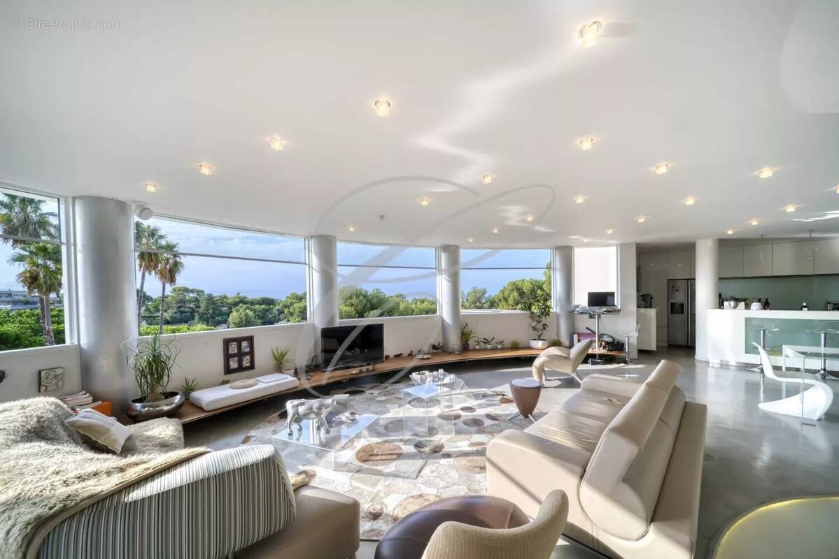 Appartement à ROQUEBRUNE-CAP-MARTIN