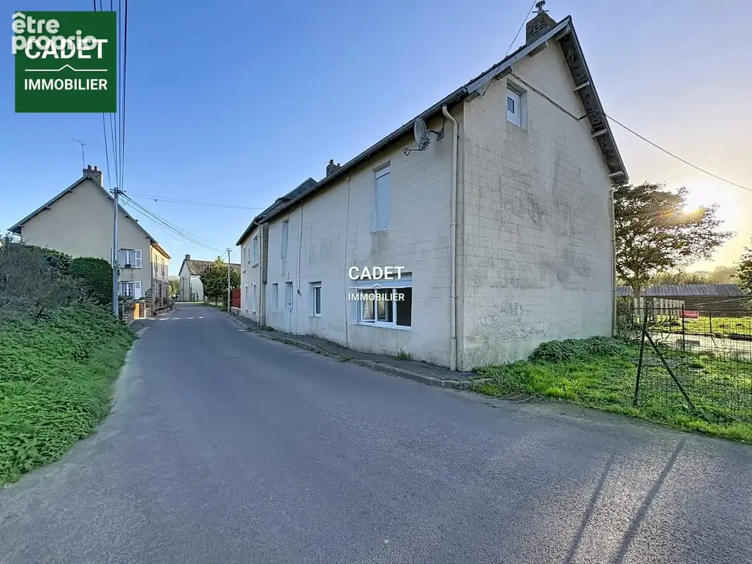 Maison à CERENCES