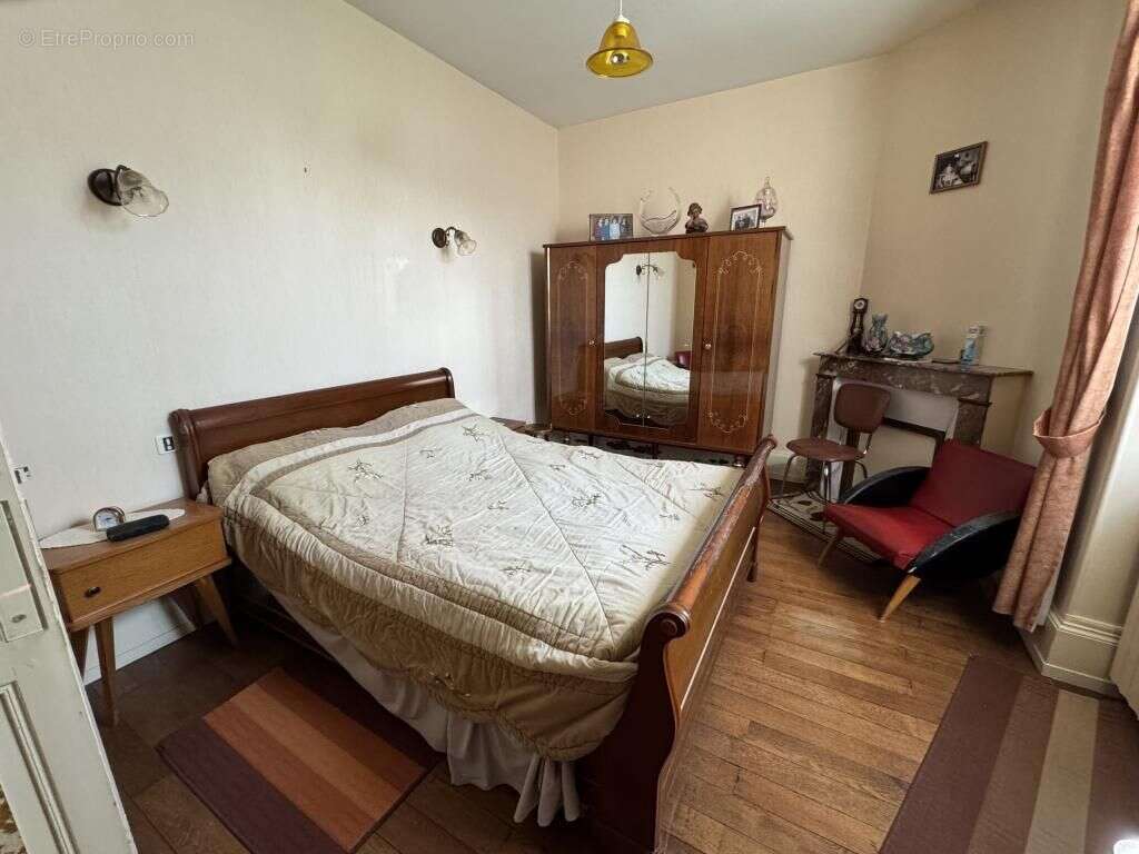 Maison à SAINT-AMAND-MONTROND