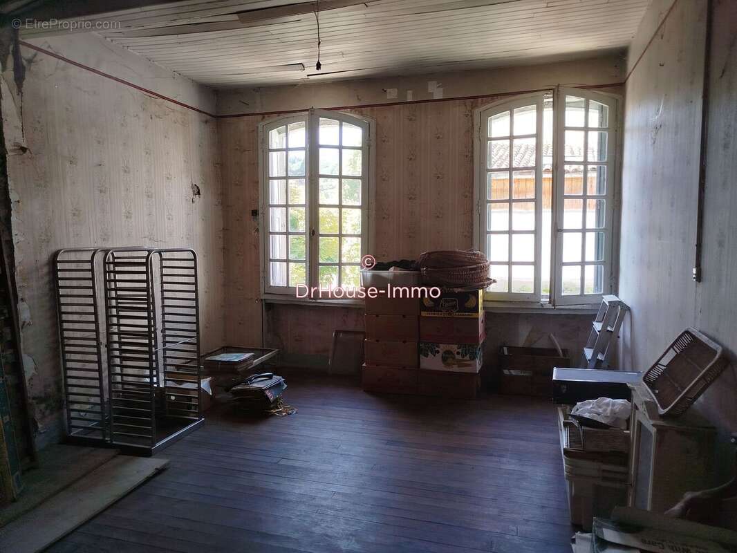 Maison à SAINTE-COLOMBE-SUR-L'HERS