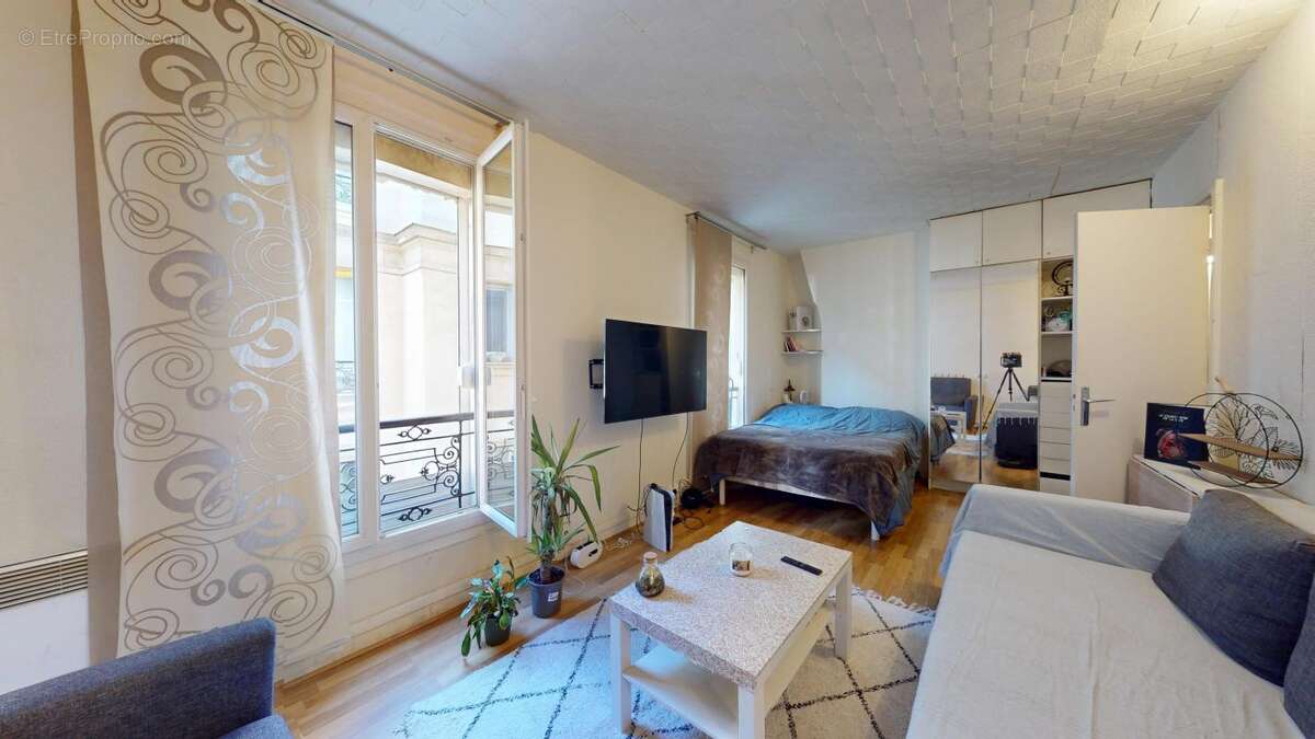 Appartement à PARIS-14E