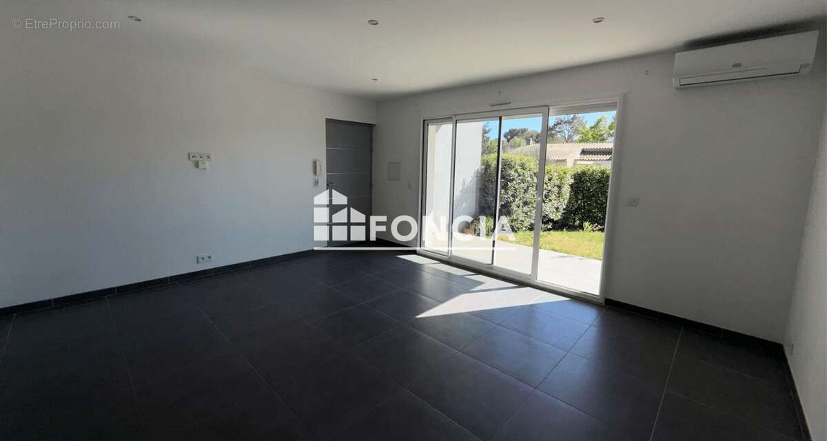 Appartement à LE CANNET-DES-MAURES
