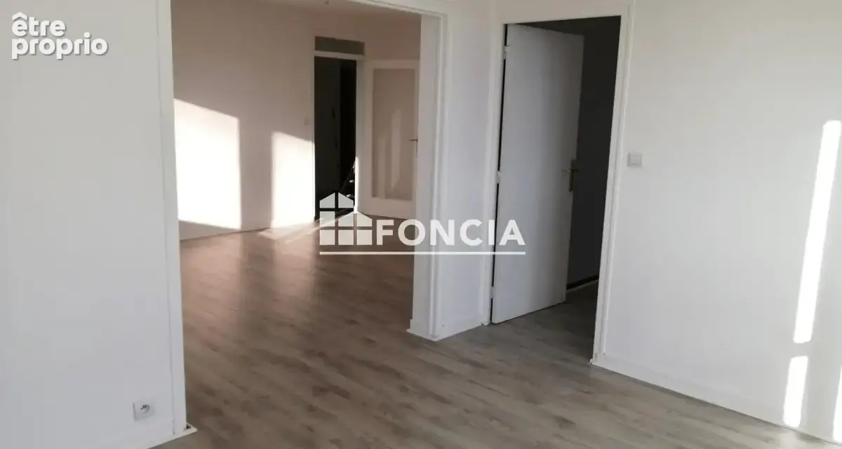 Nîmes Est – T4 de 81 m² au 12ᵉ étage vendu loué avec garage et cellier - photo 3