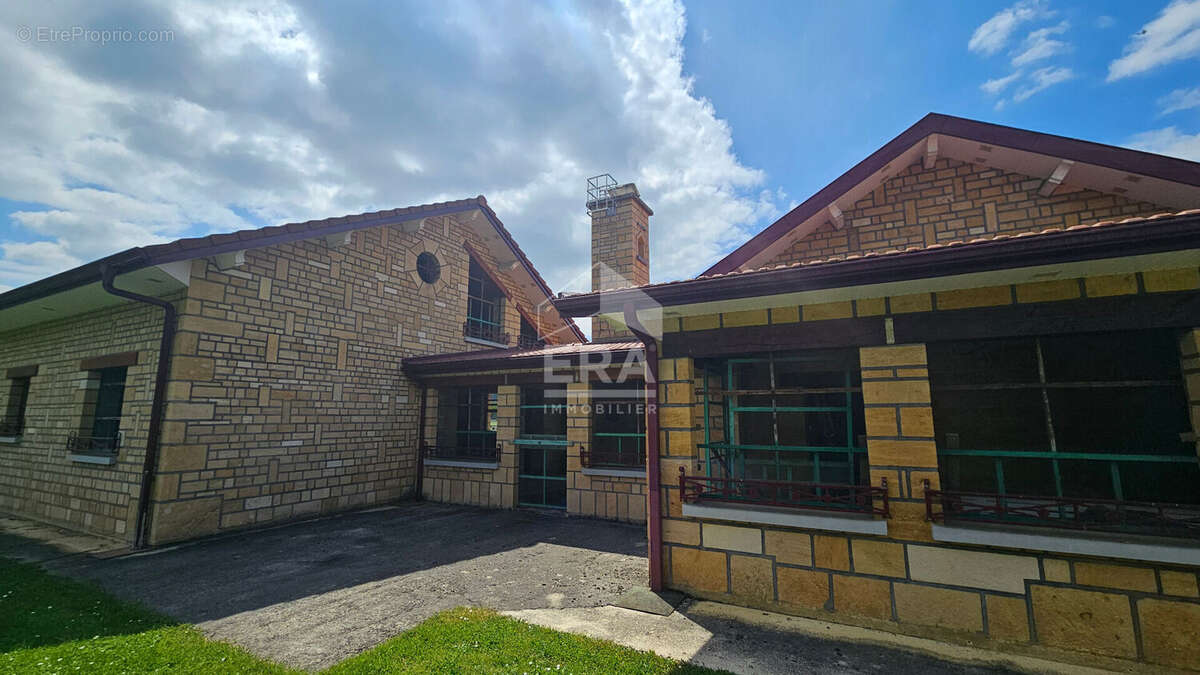 Maison 263m² à villette - photo 2