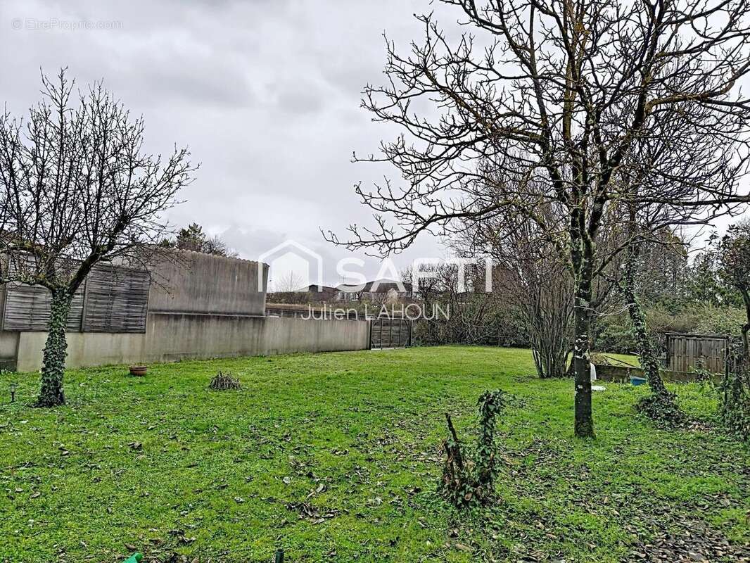 Photo 3 - Terrain à CHATEAUBERNARD