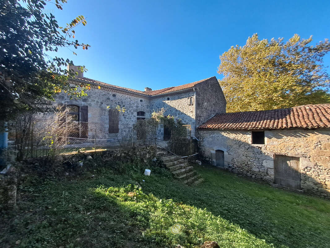 Maison à PORT-SAINTE-MARIE