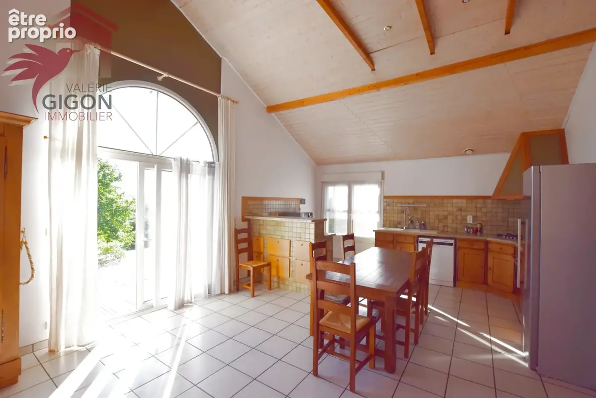 MAISON FAMILIALE TRADITIONNELLE (1994) baignée de lumière.... donnant sur terrasse et jardin.... - photo 5