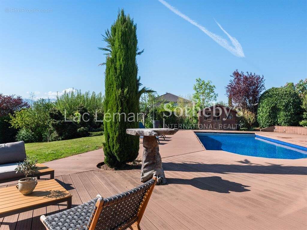 Maison à VETRAZ-MONTHOUX