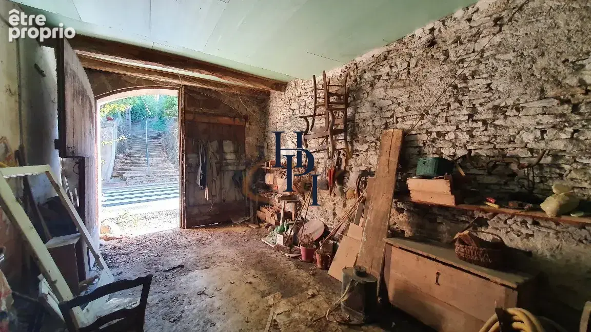 Vente maison de village à rénover avec garage et terrain non attenant - photo 10