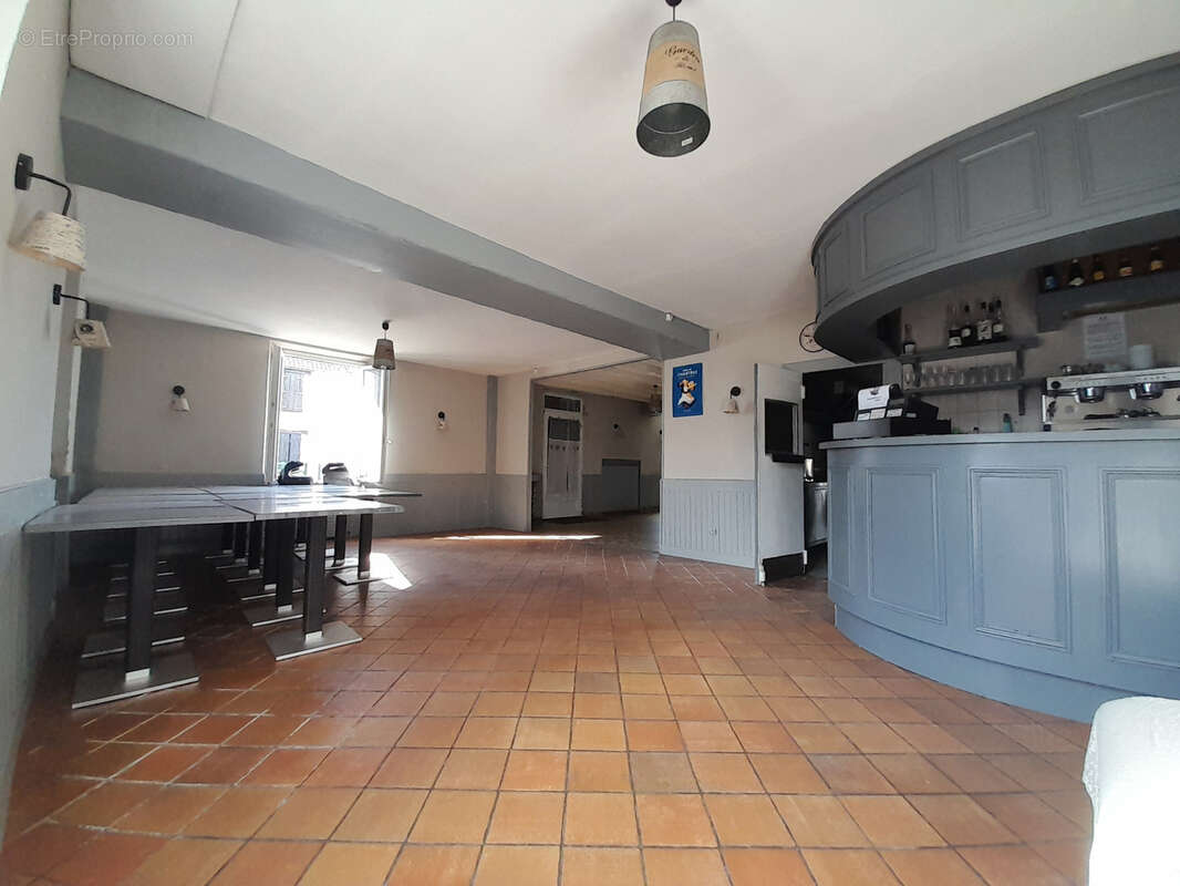 Immeuble de rapport - local commercial + appart 3 chambres - angerville proche. - photo 2