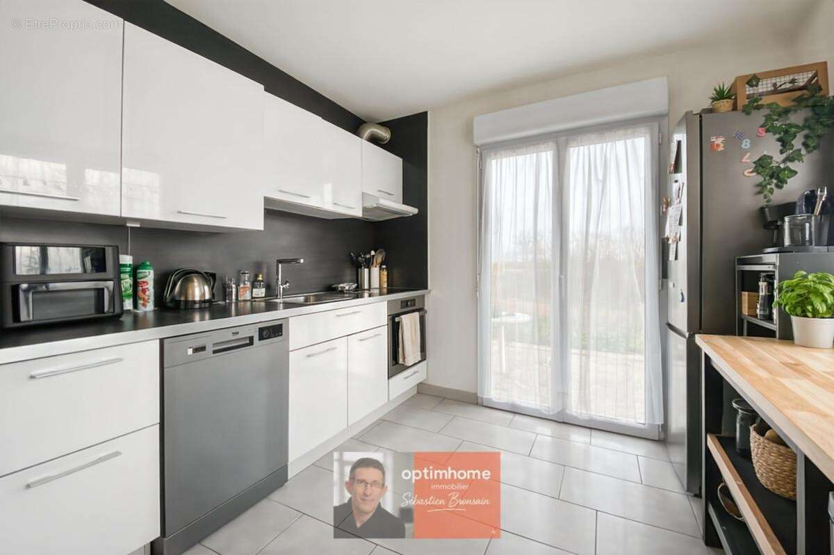 Choisey – Maison récente de 2010 – 4 chambres, bureau et jardin de 510 m² - photo 9
