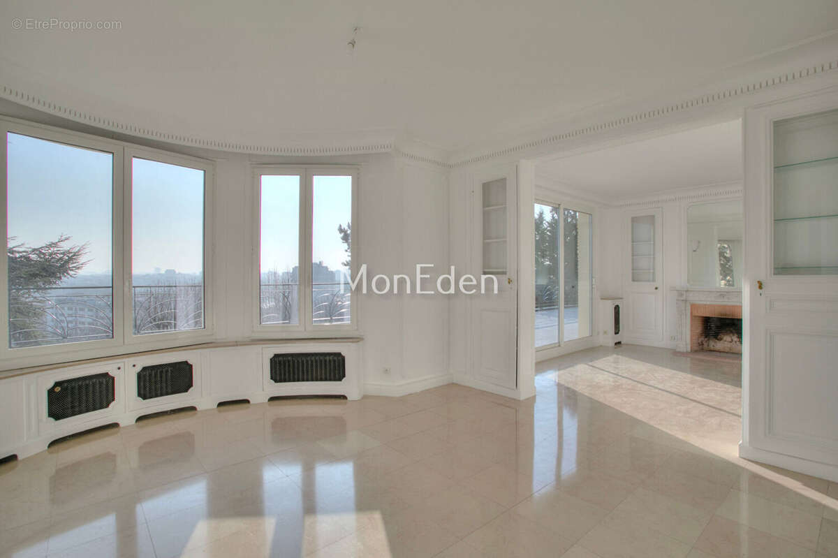 ST CLOUD Splendide Villa 12 pièce(s) 440 m2  (1058m² terrain) et Terrasse vue Tour Eiffel! - photo 4
