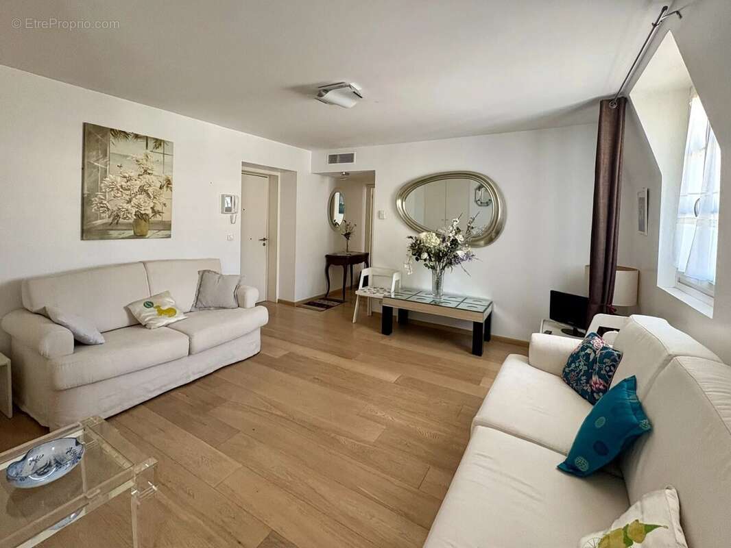 Appartement à BEAULIEU-SUR-MER