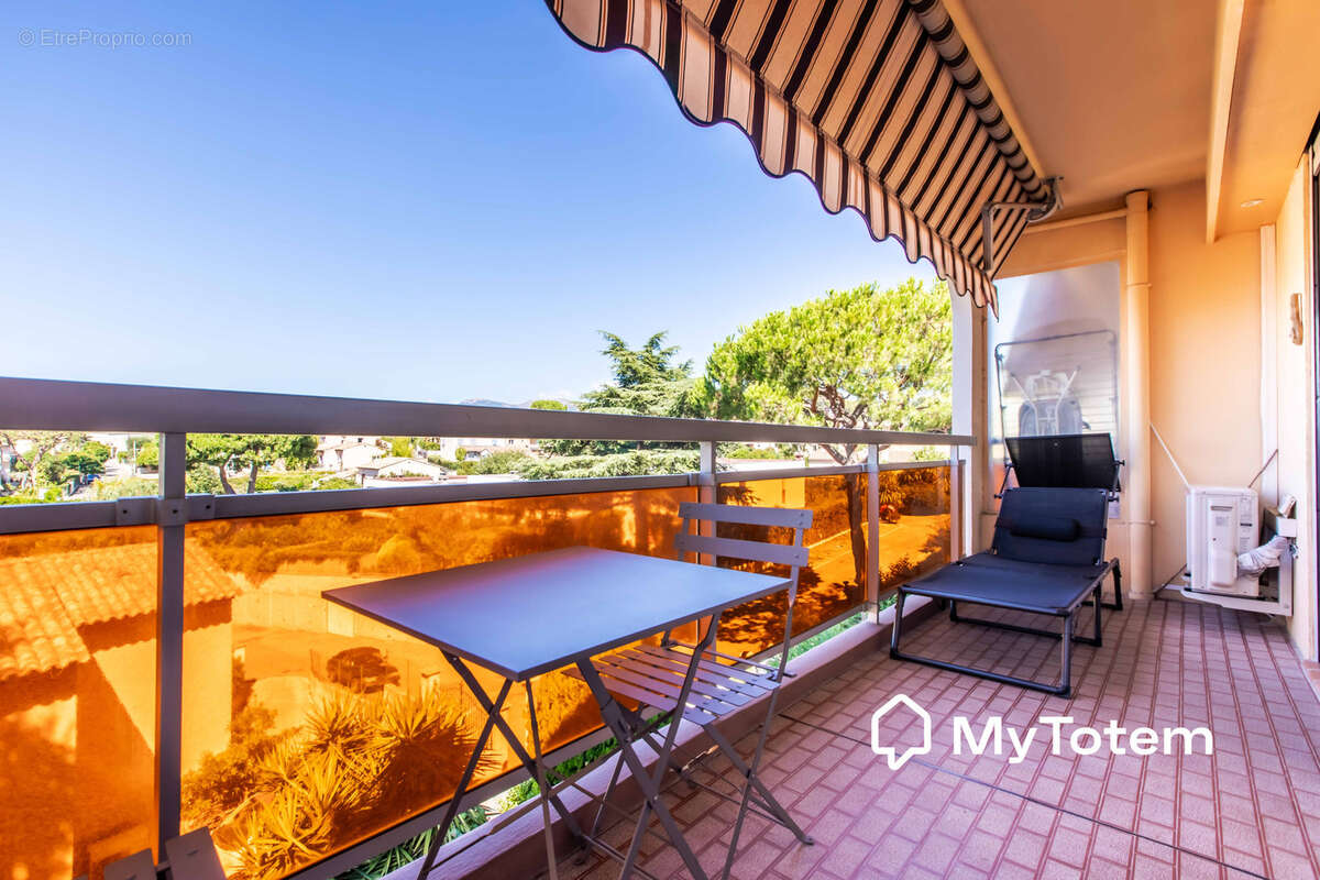 Appartement à SAINT-LAURENT-DU-VAR