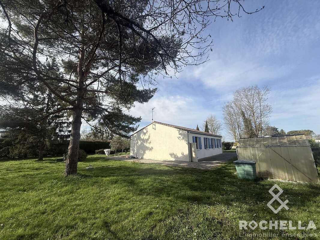 Maison à BLANZAC-LES-MATHA