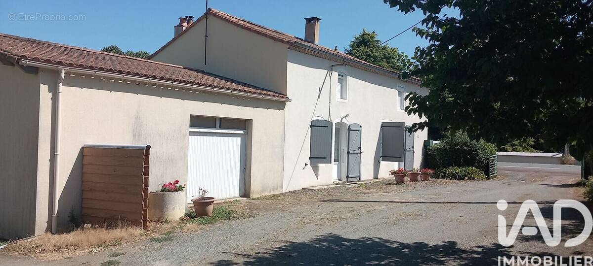 Photo 1 - Maison à CHANTONNAY