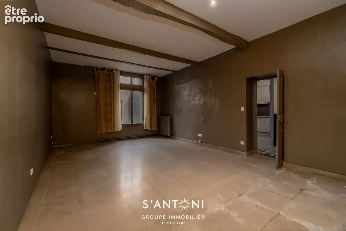 BESSAN: Maison de caractère 325 m² avec cour, proche centre et commodités - photo 8