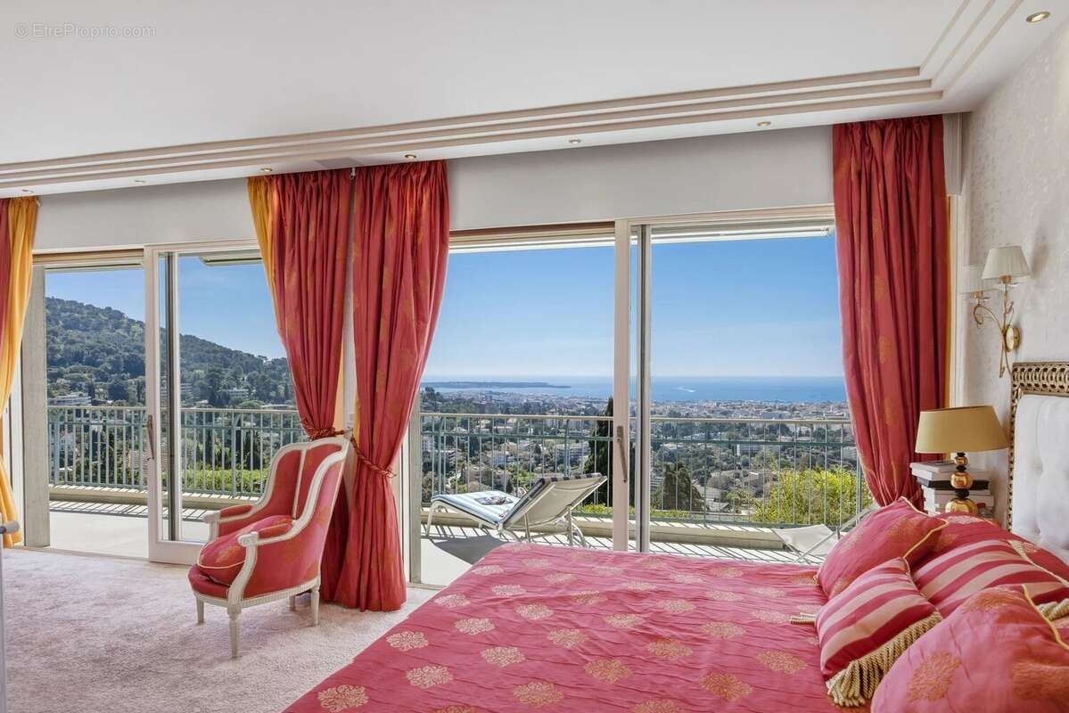 Appartement à LE CANNET