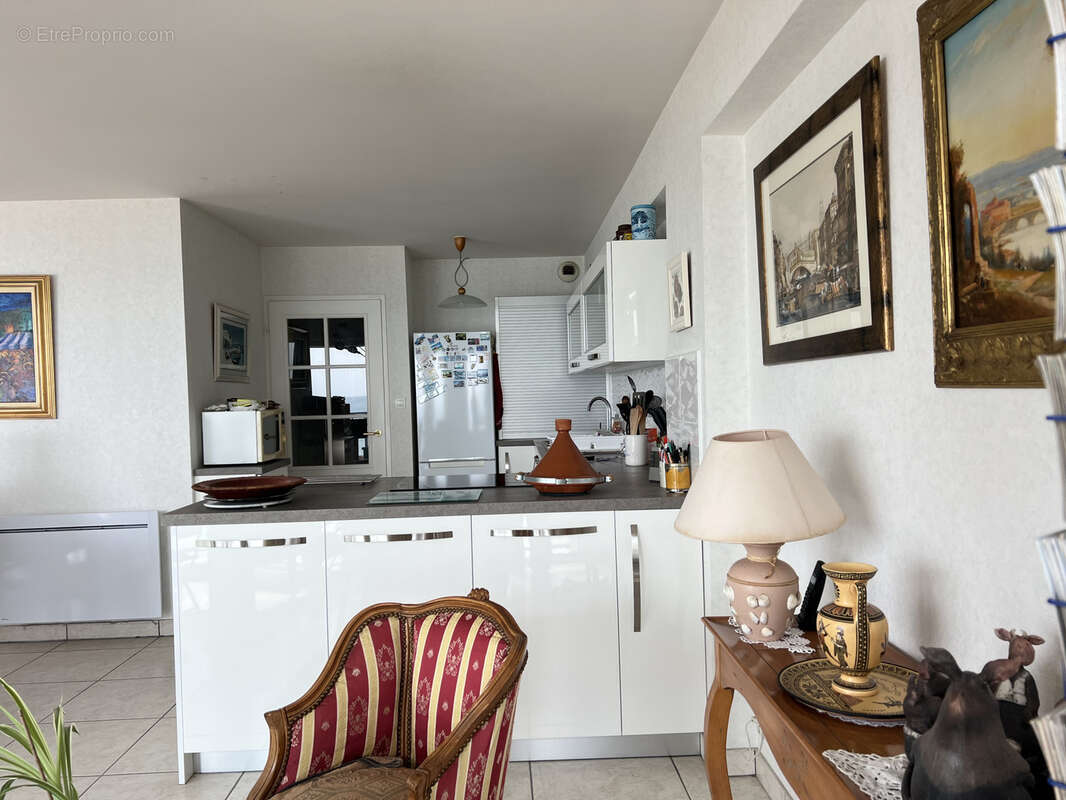 Face mer  Les Sables-d'Olonne   APPARTEMENT T4   3 chambres   Parking privatif   Cave - photo 10