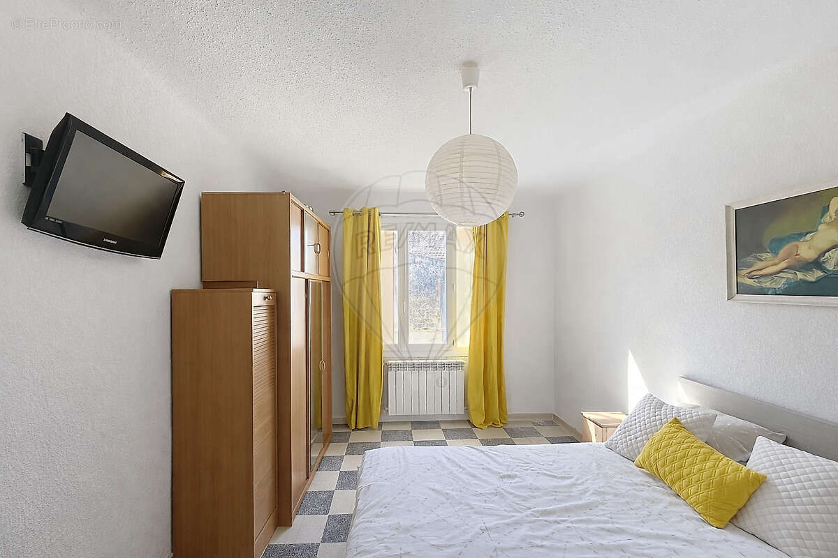 Autre à NIMES