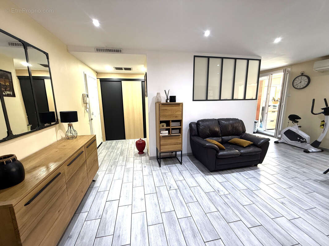 Appartement à MARSEILLE-5E