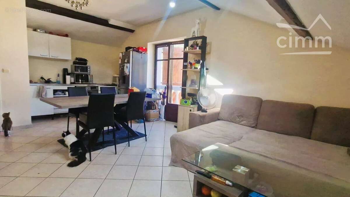 Appartement à LA TOUR-DU-PIN