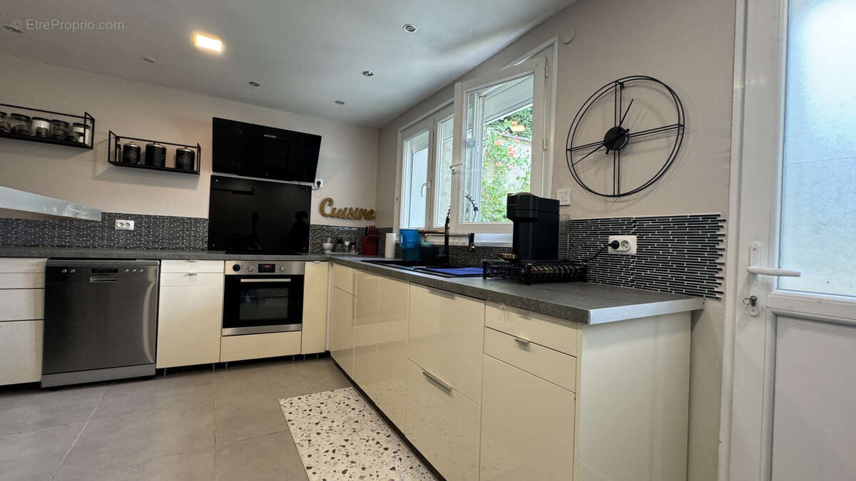 Maison à SAINT-PIERRE-DU-PERRAY