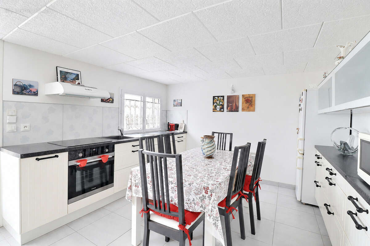 Maison 200 m² avec studio indépendant - photo 8