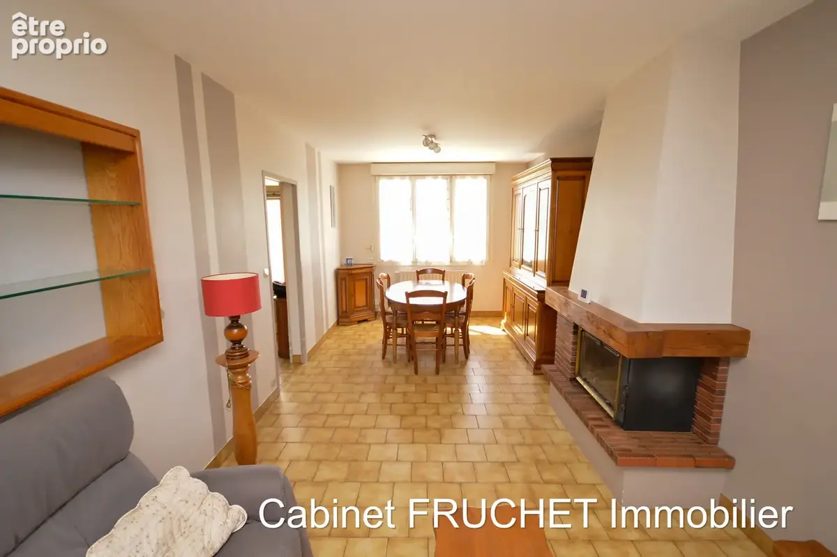 CHANTONNAY - Agréable maison 3 chambres, terrain et garage - photo 9