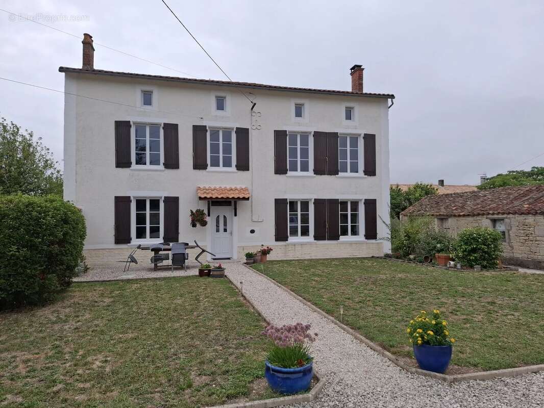 Charmante Maison de Village à Loubillé - photo 24