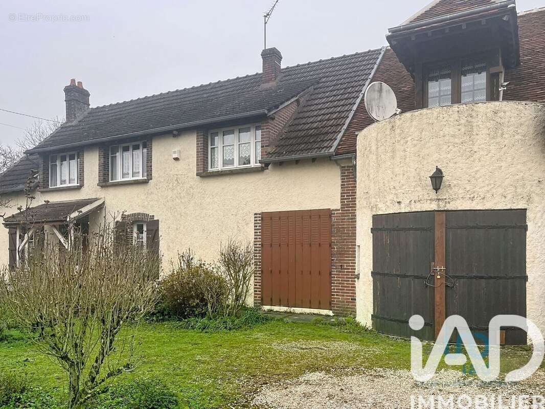 Photo 2 - Maison à CHAMBEUGLE