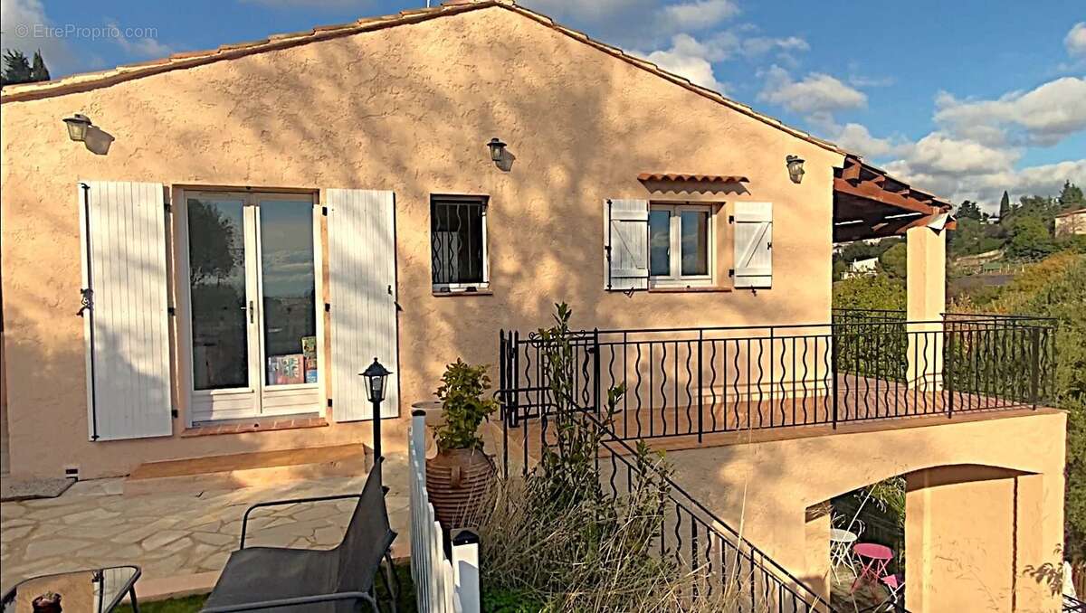 Maison à SAINT-LAURENT-DU-VAR