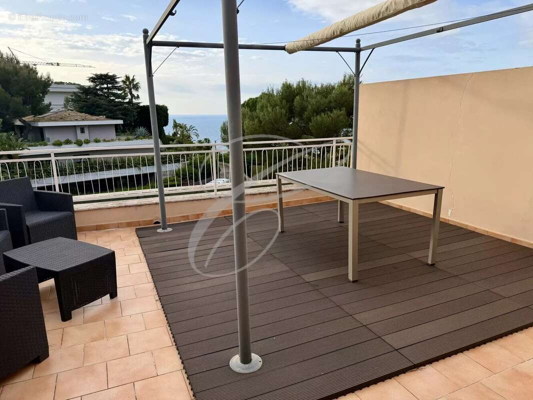 Appartement à ROQUEBRUNE-CAP-MARTIN