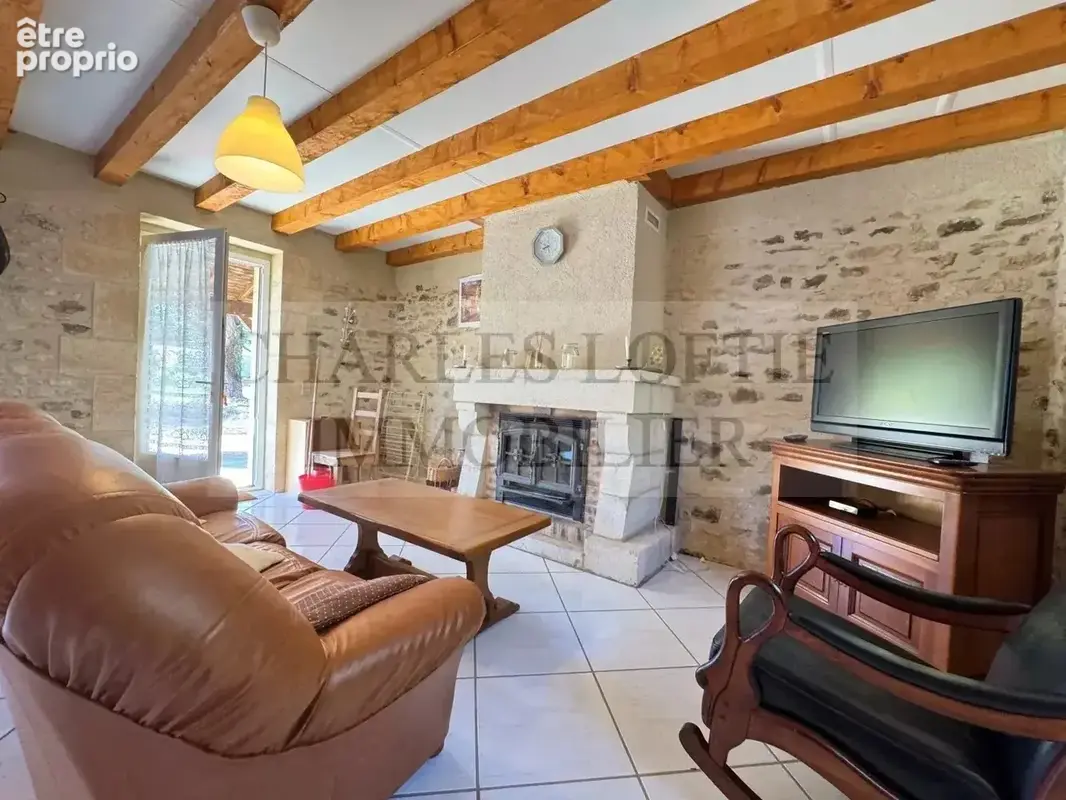 Belle propriété de caractère en pierre avec dépendances et gîte indépendant, 2.8 ha de terrain - photo 20