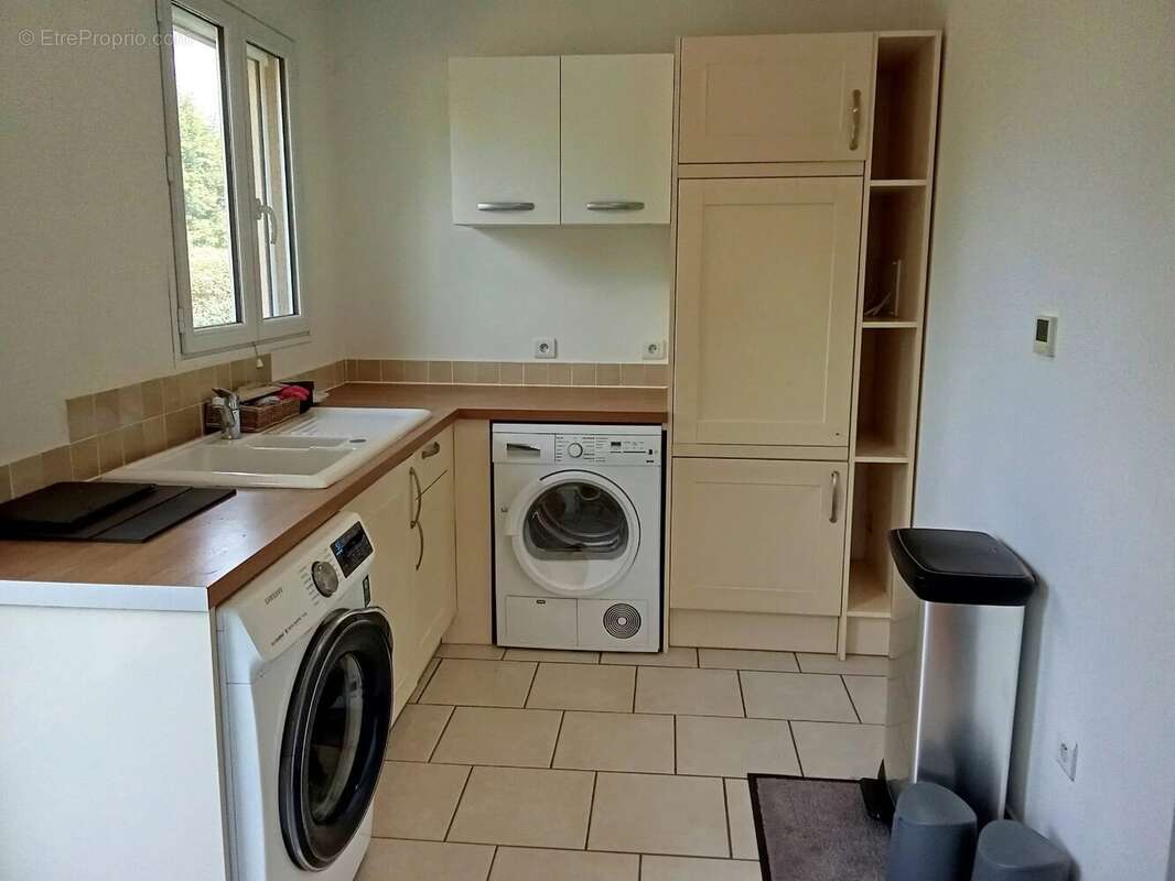 Superbe maison individuelle de 4 chambres, à proximité du centre du village. - photo 11
