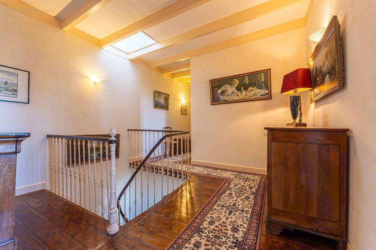 Maison à JARNAC-CHAMPAGNE