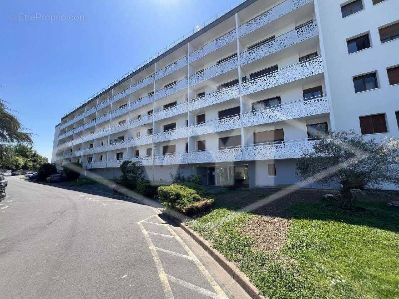 Appartement à COMBS-LA-VILLE