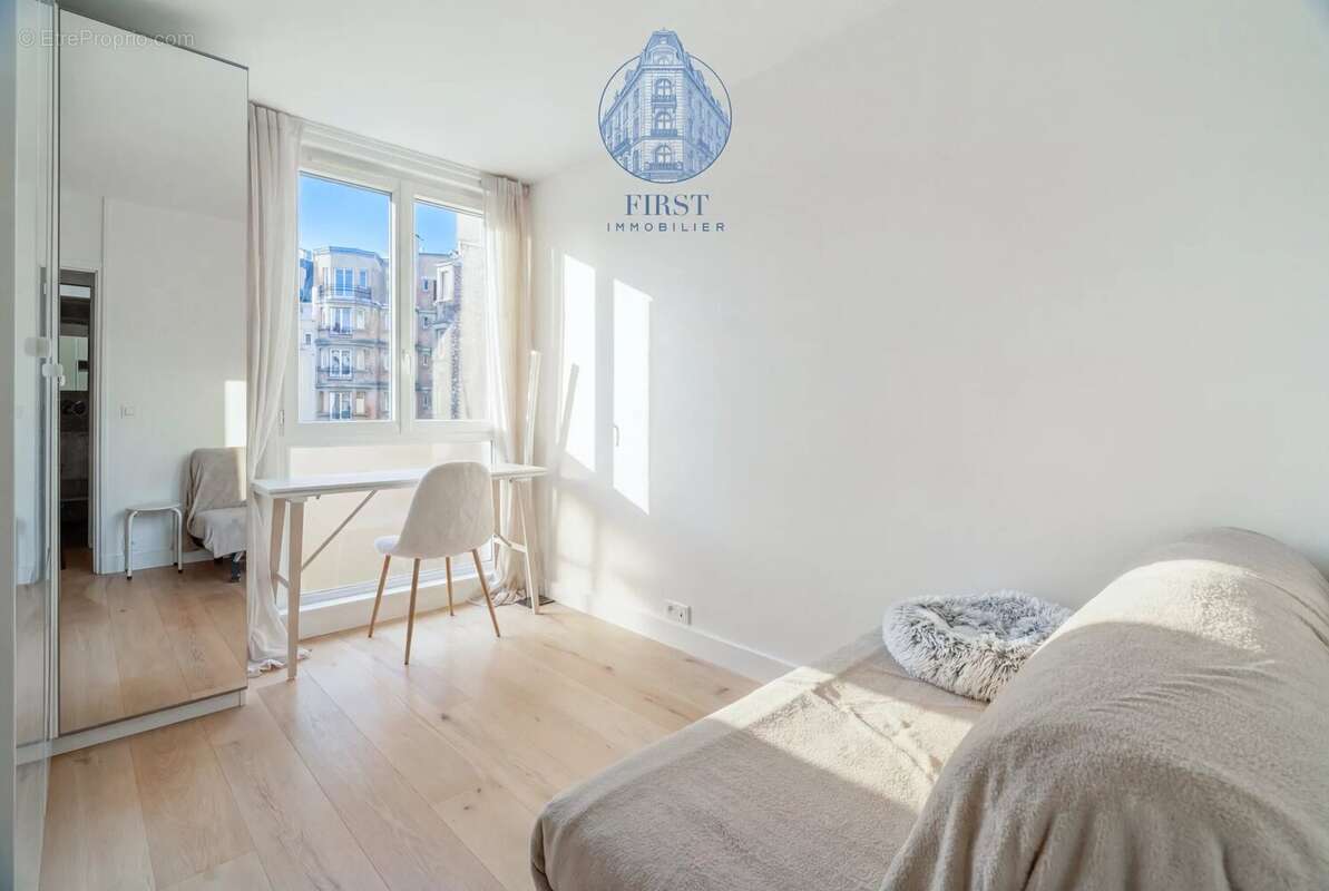 Appartement à PARIS-17E