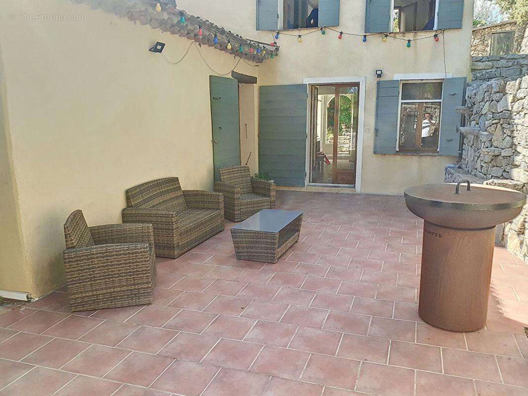 Maison à LA ROQUEBRUSSANNE