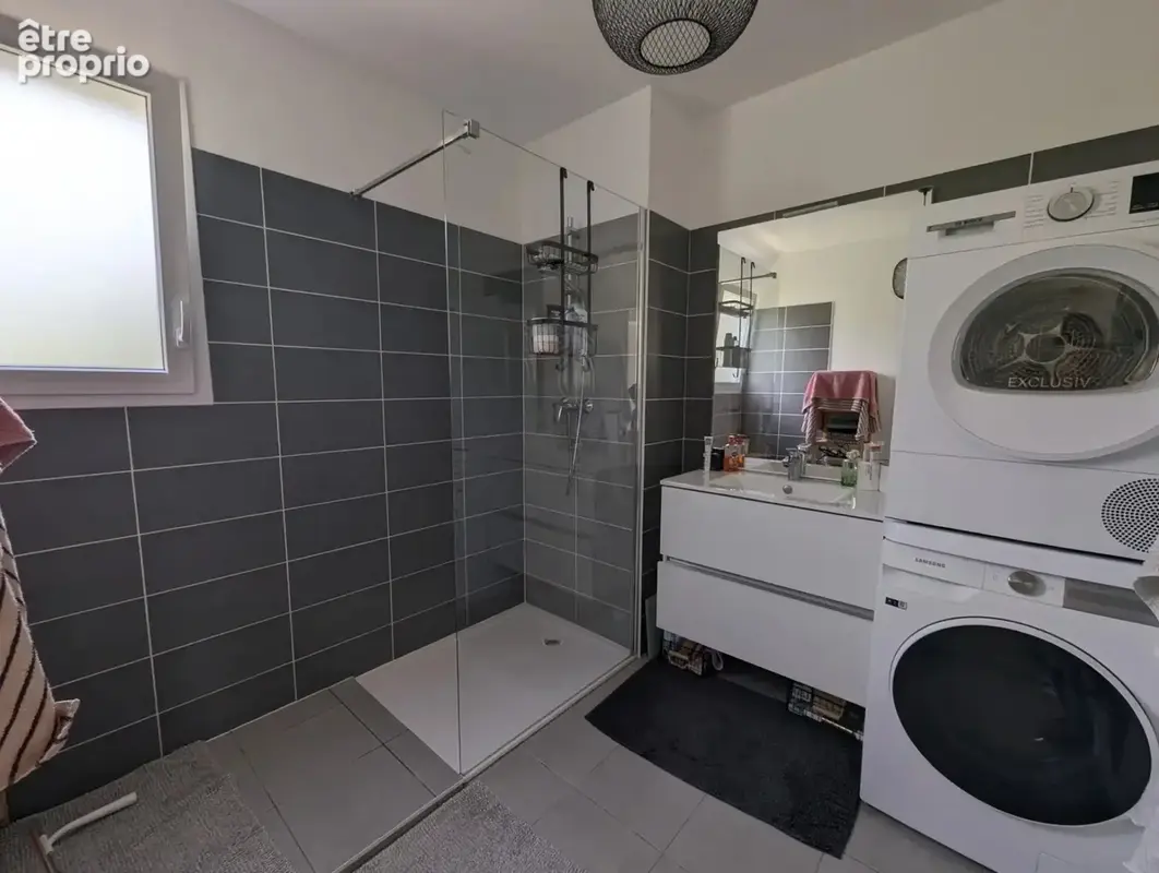 Appartement T3 avec terrasse, cellier et stationnements sous - photo 5