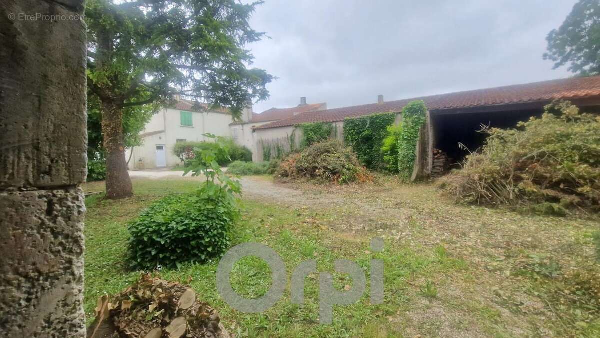 Maison à CROIX-CHAPEAU