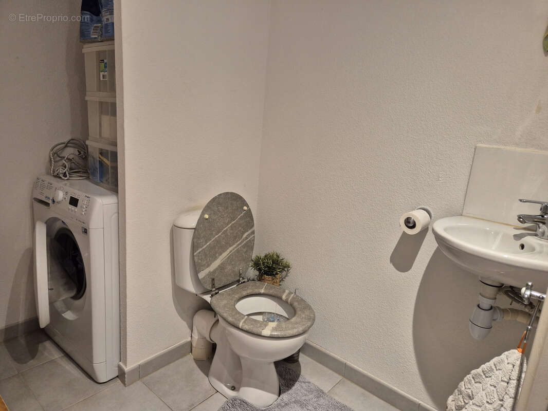 Maison à SAINT-LAURENT-DE-LA-PREE