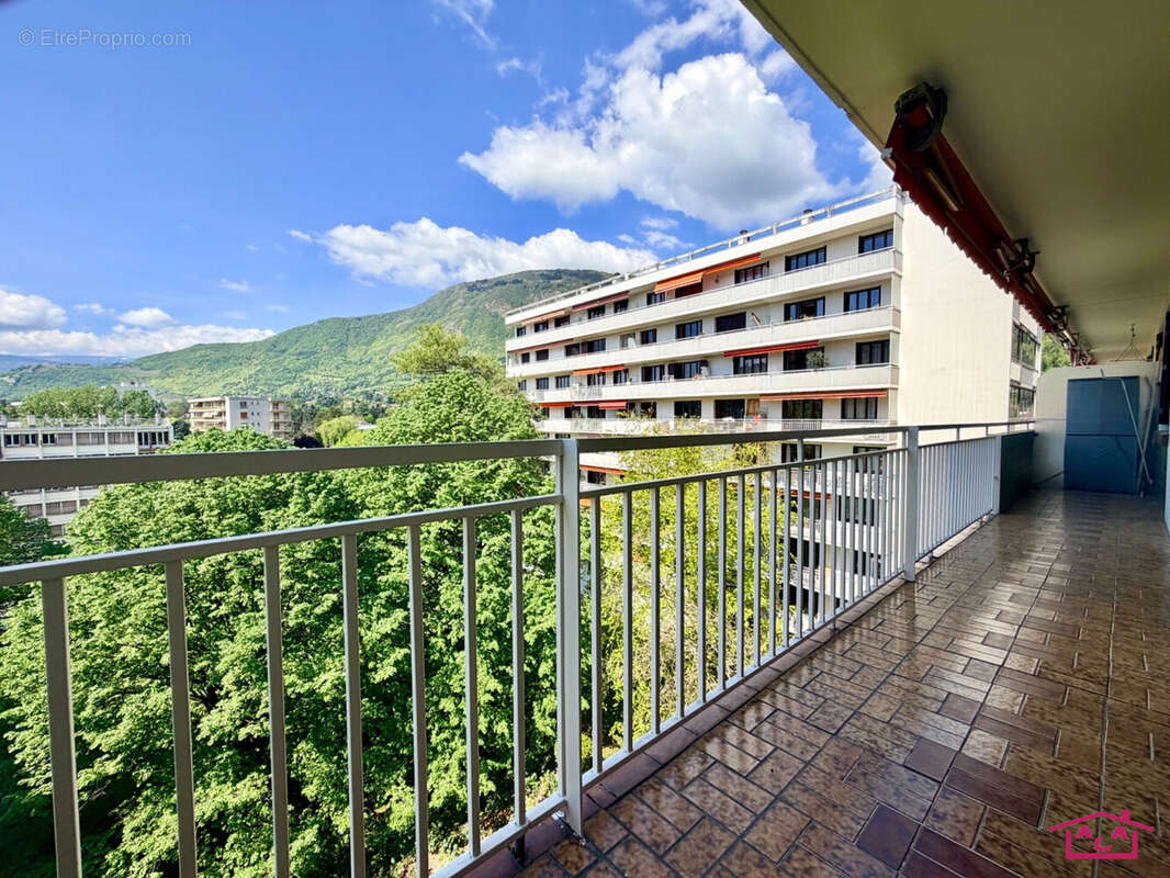 Appartement à MEYLAN