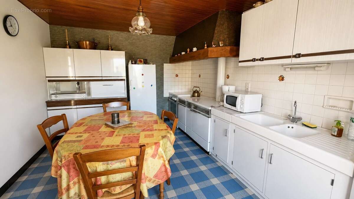 Maison 75 m² à Jumilhac-Le-Grand  - photo 6