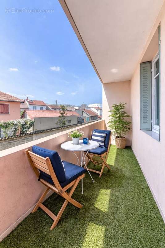 Appartement à LYON-8E