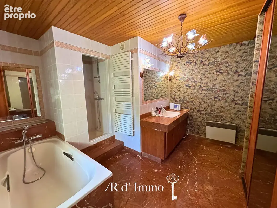 Maison 184 m² avec terrain constructible de 2 000 m² - Plages à 400 m - photo 10