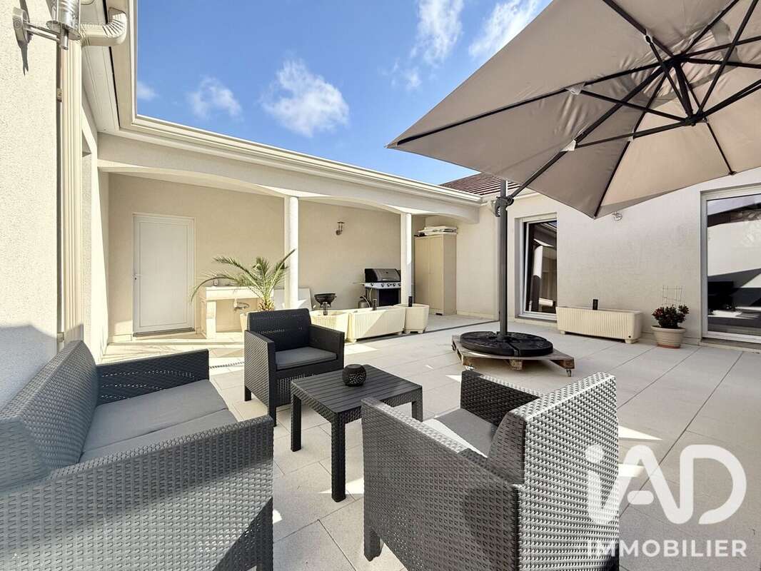 Maison 208 m² à Epinal  - photo 8