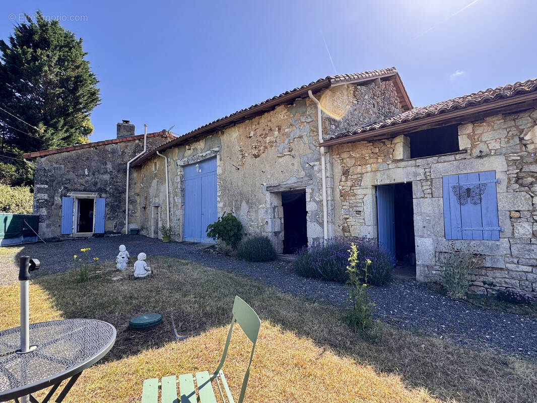 Maison à CELLEFROUIN