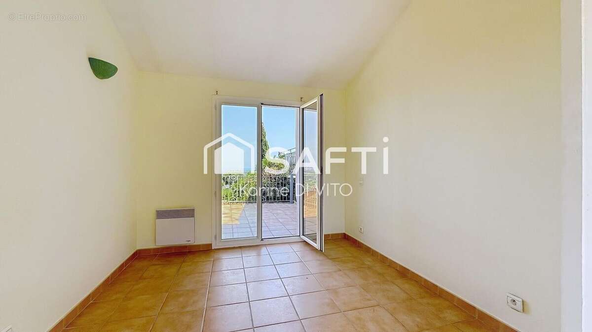 Photo 7 - Maison à ROQUEBRUNE-SUR-ARGENS