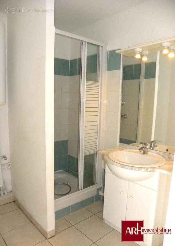 Appartement 38 m² à Saint-Denis  - photo 9